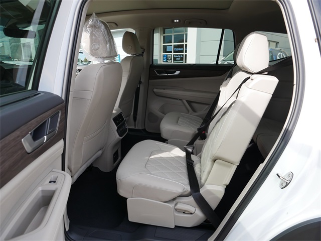 2026 Volkswagen Atlas SEL Premium R-Line photo 4