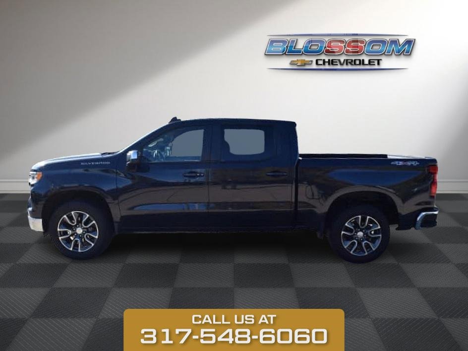 2022 Chevrolet Silverado 1500 LT photo 4