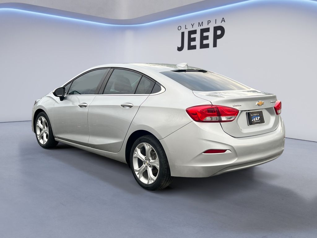 2019 Chevrolet Cruze Premier photo 3