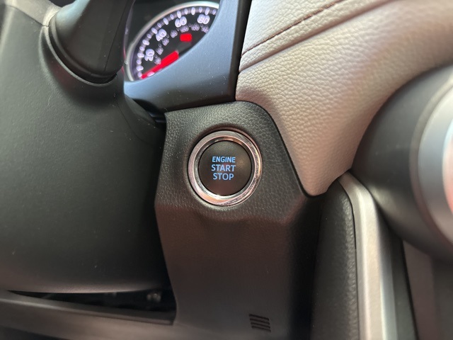2021 Toyota RAV4 XLE photo 24