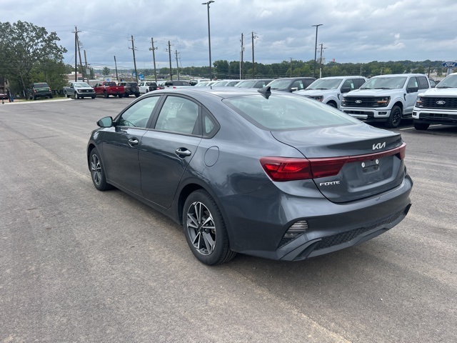 2024 Kia Forte LXS photo 2