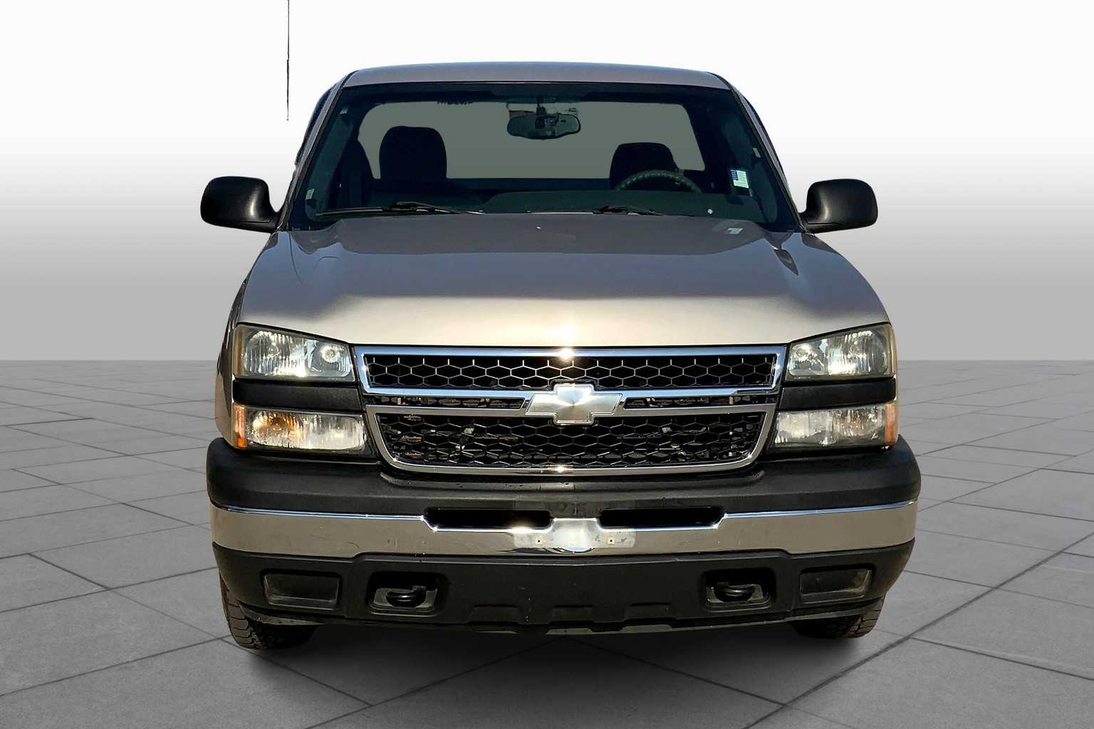 2007 Chevrolet Silverado 1500 LS photo 3