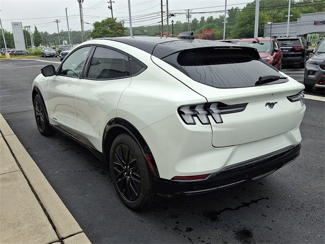 2025 Ford Mustang Mach-E Premium photo 4