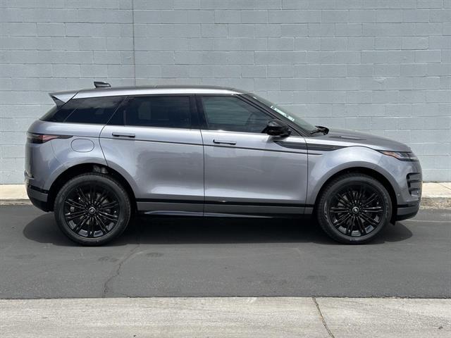 2026 Land Rover Range Rover Evoque Dynamic SE photo 2