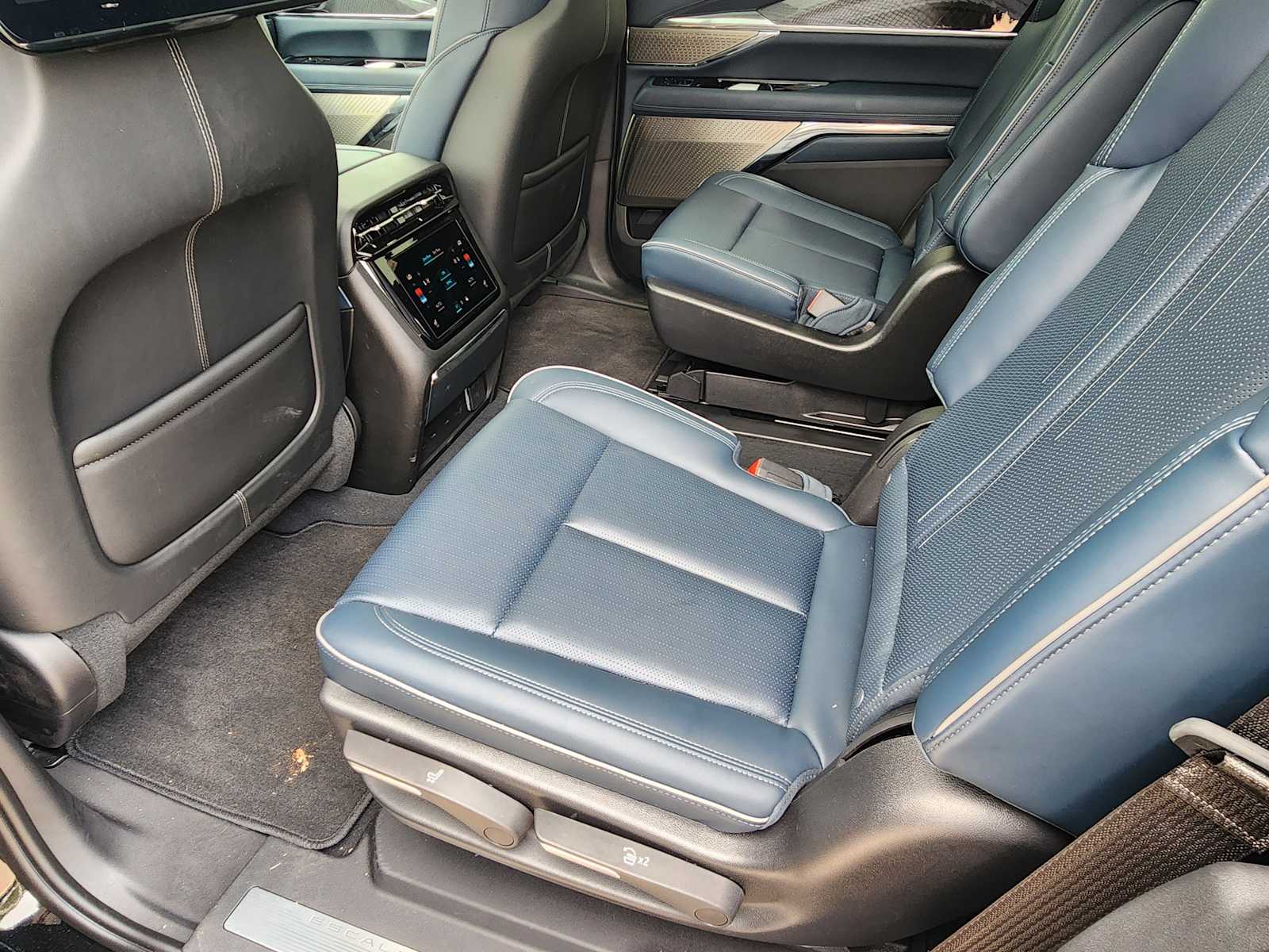 2025 Cadillac Escalade IQ Sport photo 18