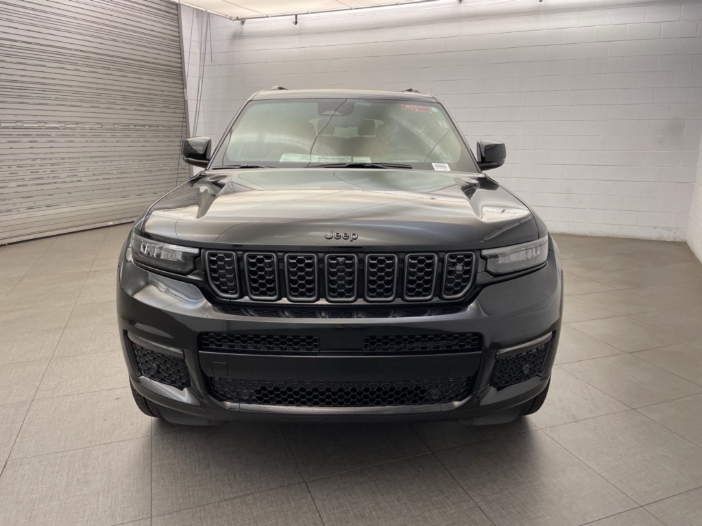 2025 Jeep Grand Cherokee L Summit Reserve photo 4