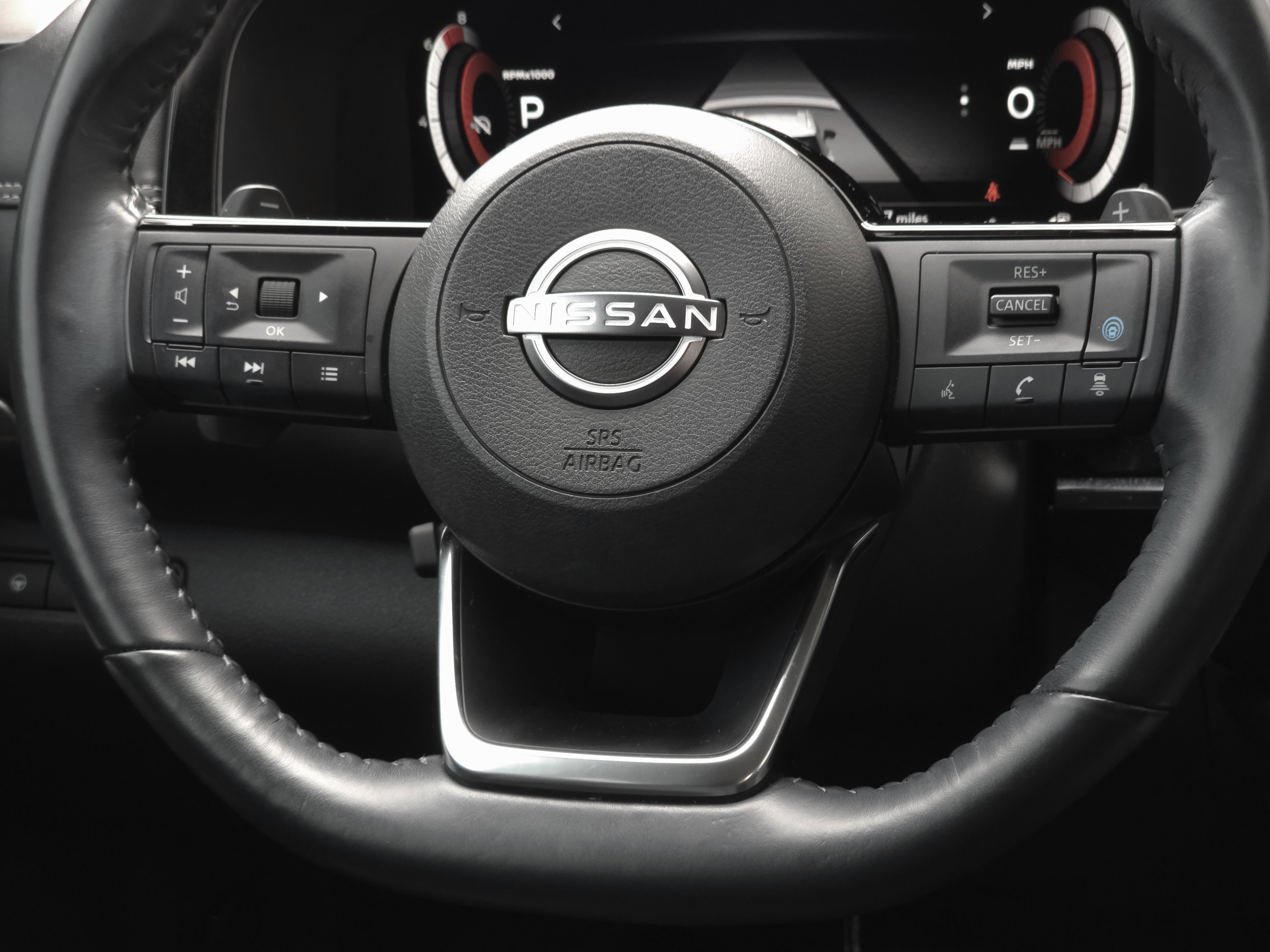 2023 Nissan Pathfinder Platinum photo 23
