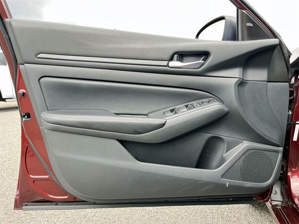 2025 Nissan Altima 2.5 SV photo 11