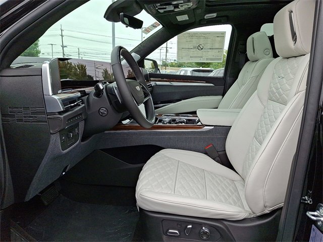 2025 Cadillac Escalade ESV Sport Platinum photo 6