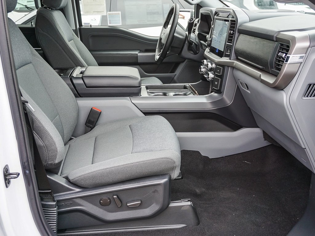 2025 Ford F-150 XLT photo 12