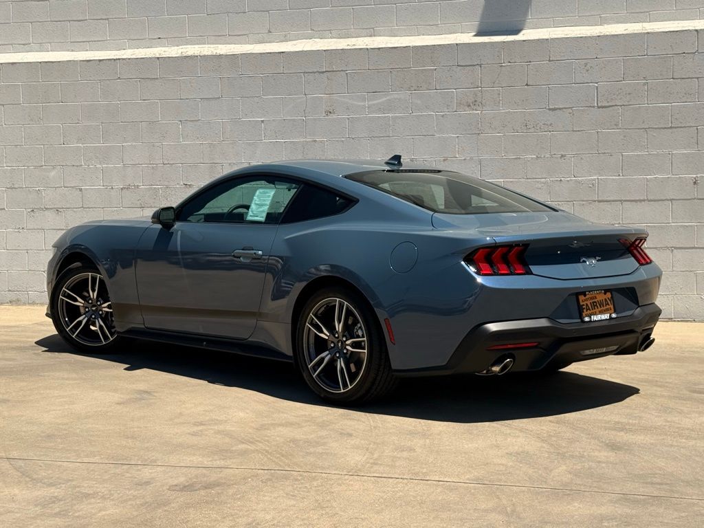 2025 Ford Mustang EcoBoost photo 3