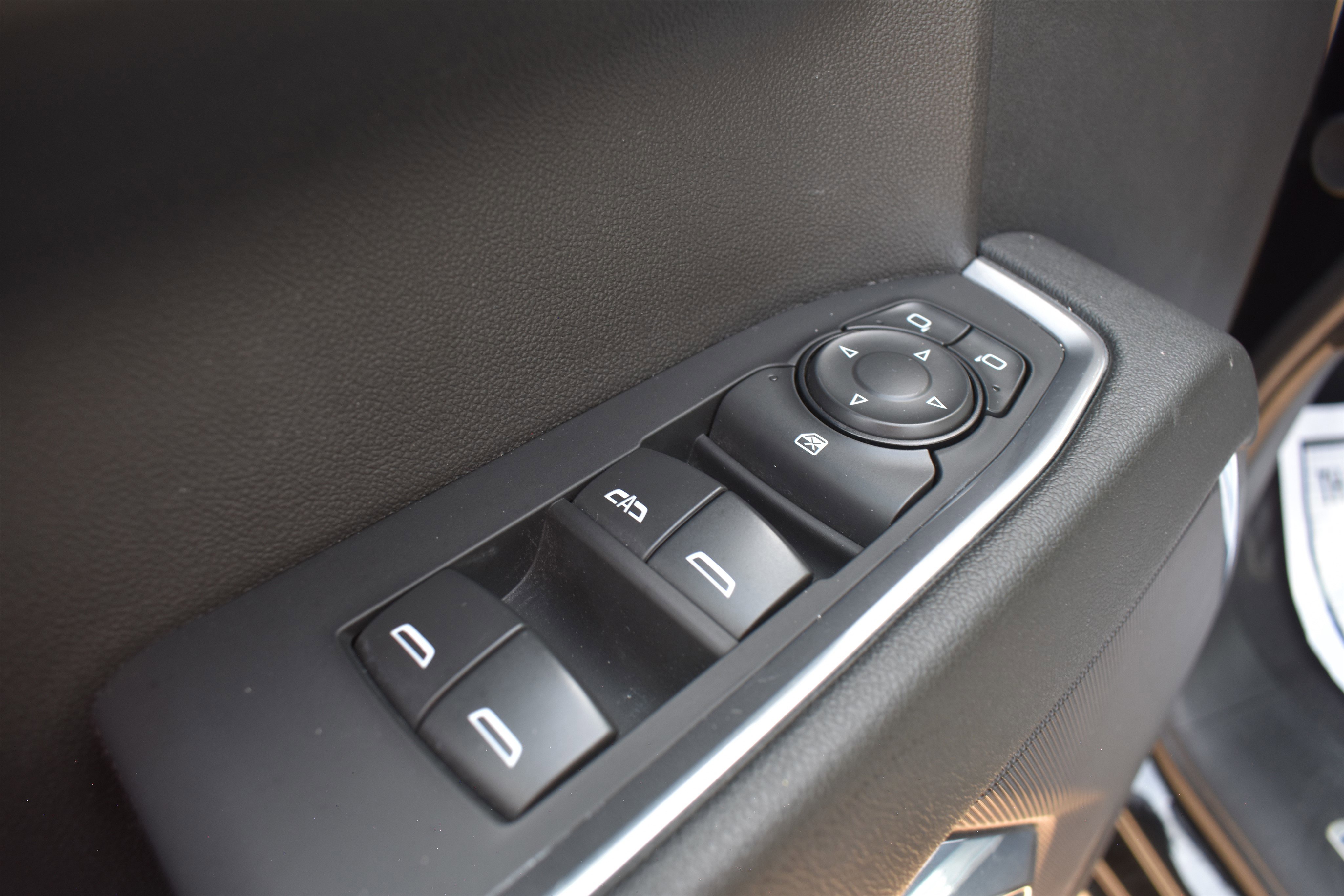 2024 Chevrolet Silverado 1500 LT photo 6