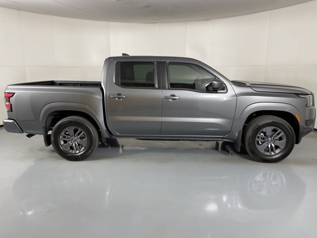 2025 Nissan Frontier Crew Cab SV photo 9