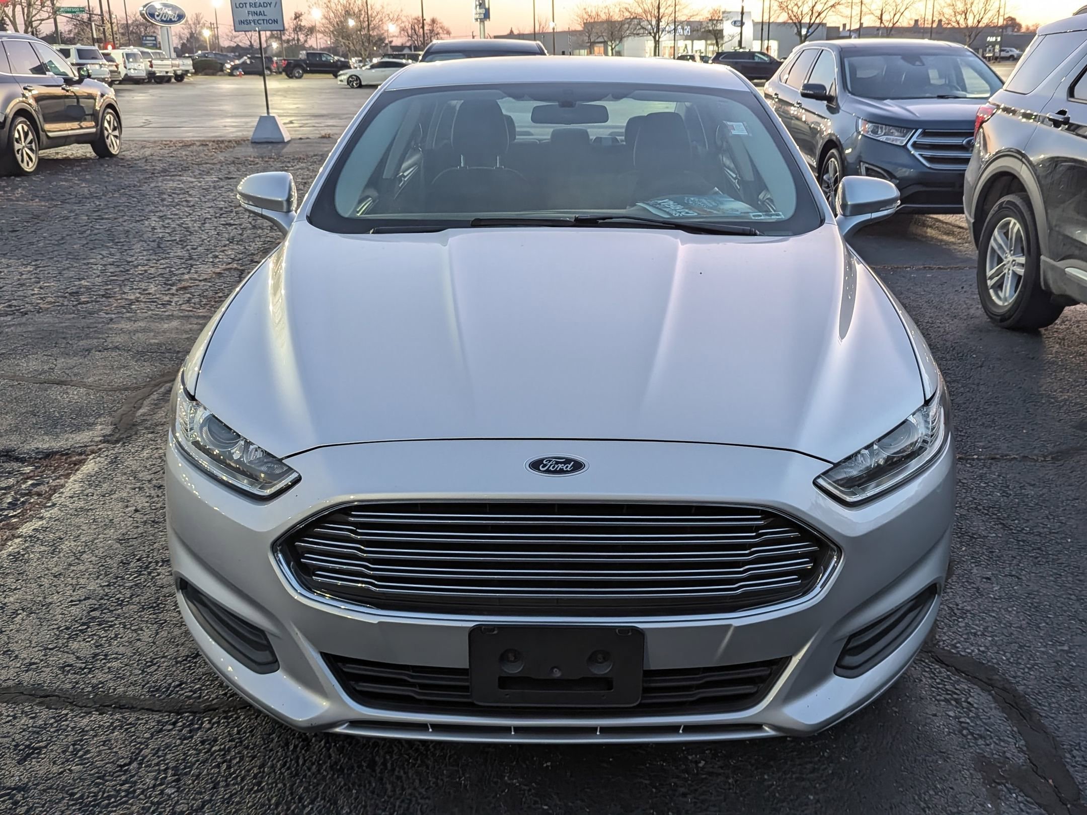 2016 Ford Fusion SE photo 3