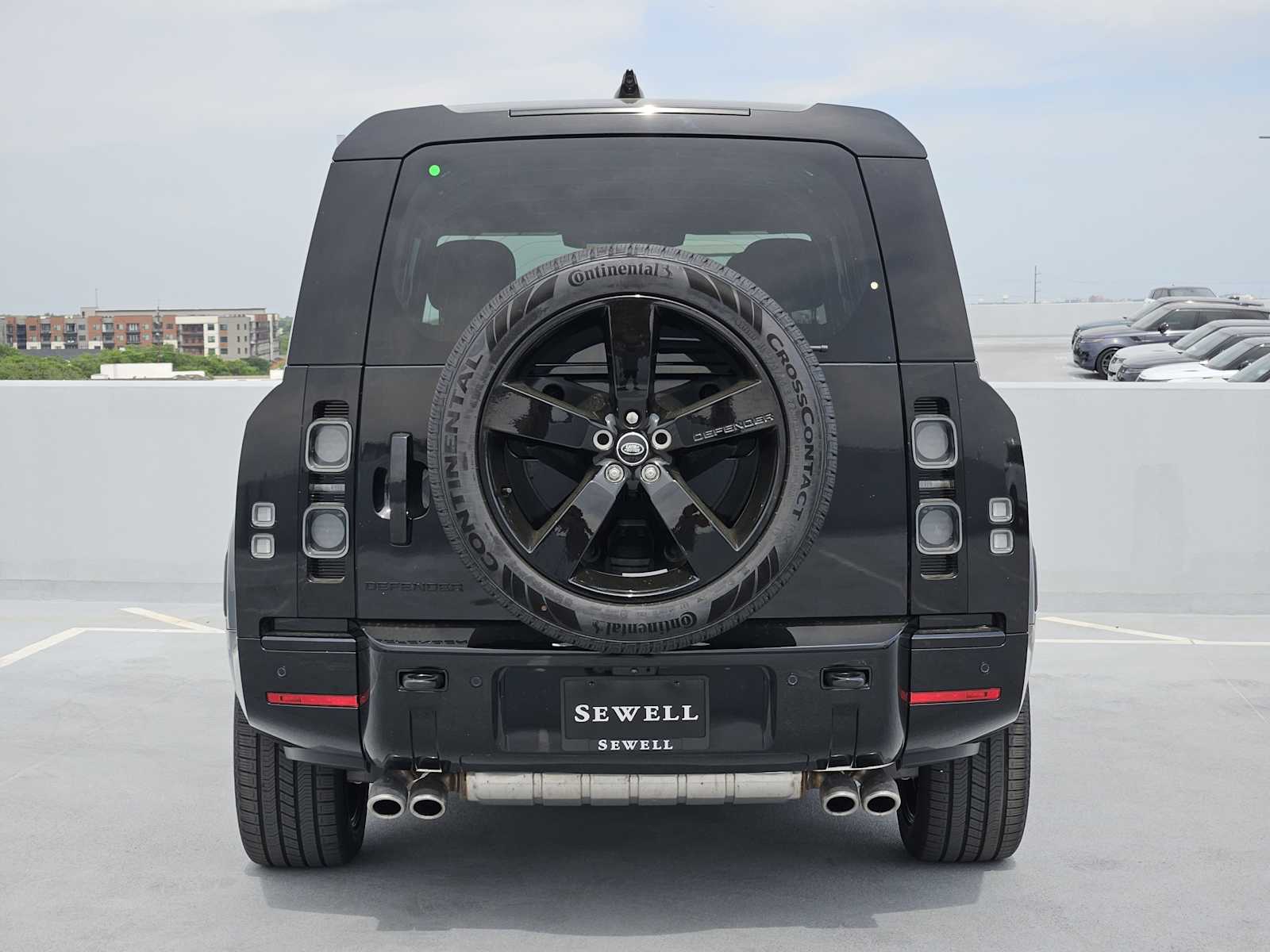 2025 Land Rover Defender 130 V8 photo 6
