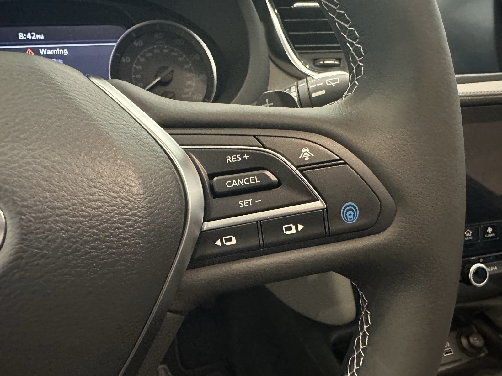 2025 Infiniti QX50 Luxe AWD photo 18