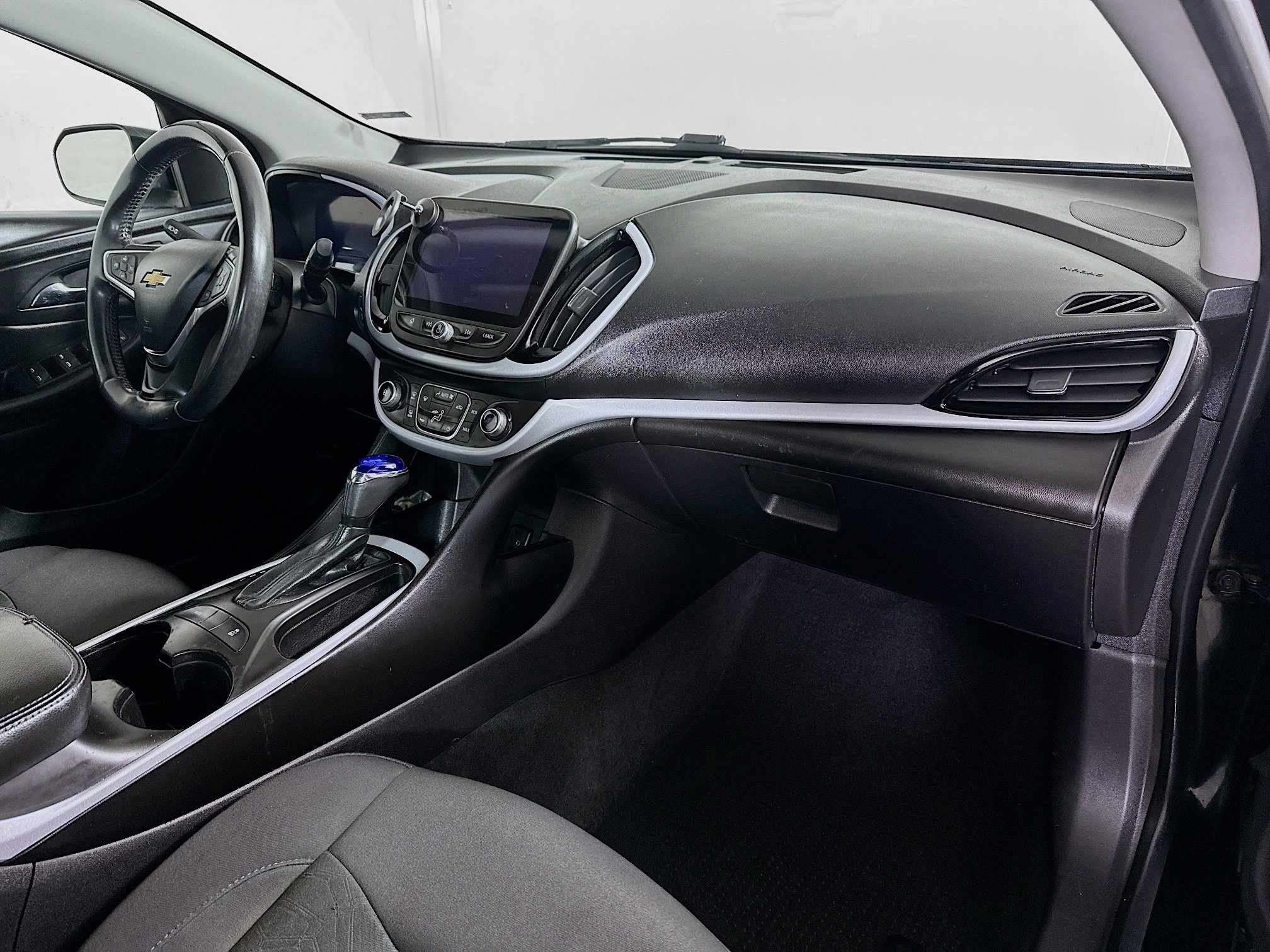 2017 Chevrolet Volt LT photo 26