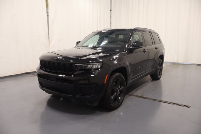 2023 Jeep Grand Cherokee Altitude photo 3