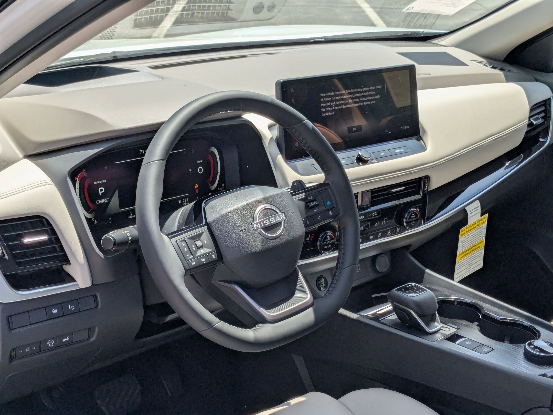 2025 Nissan Rogue SL photo 3