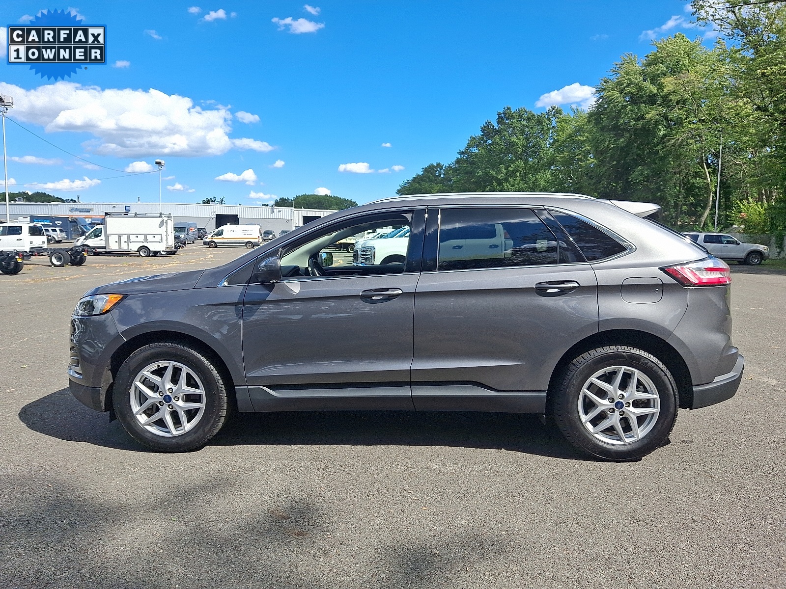 2022 Ford Edge SEL photo 3