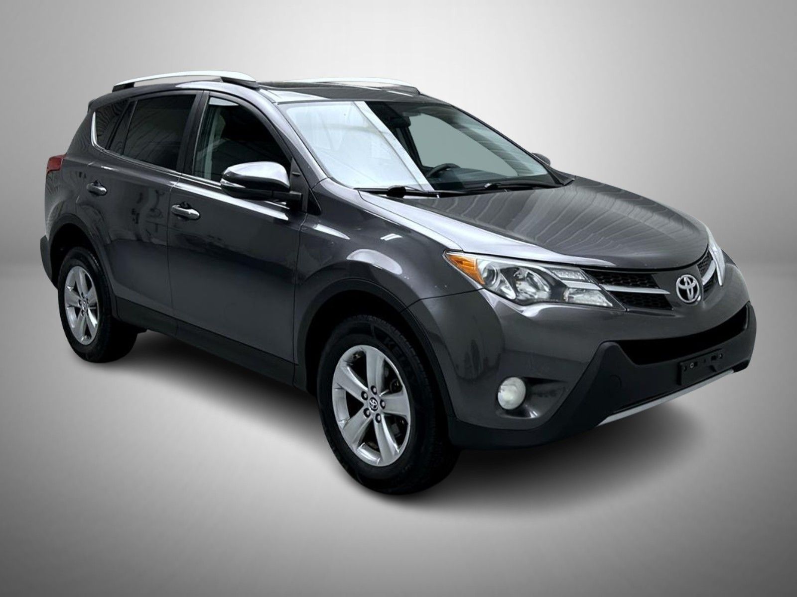 2015 Toyota RAV4 XLE photo 3