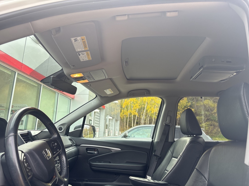 2020 Honda Pilot EX-L photo 2