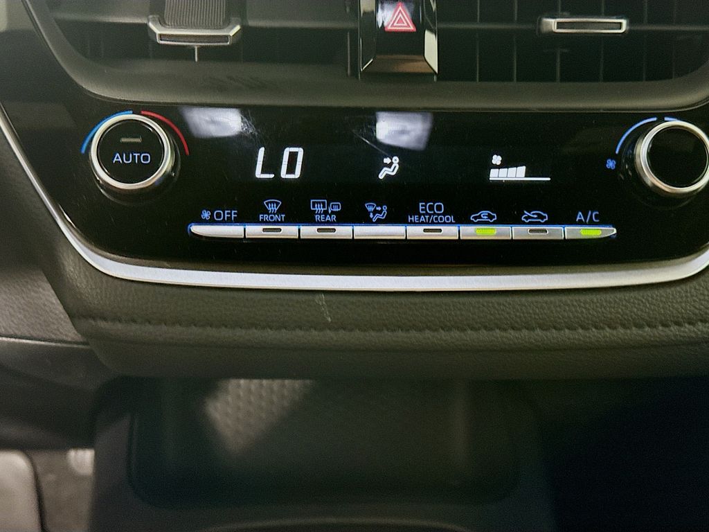 2022 Toyota Corolla SE photo 15