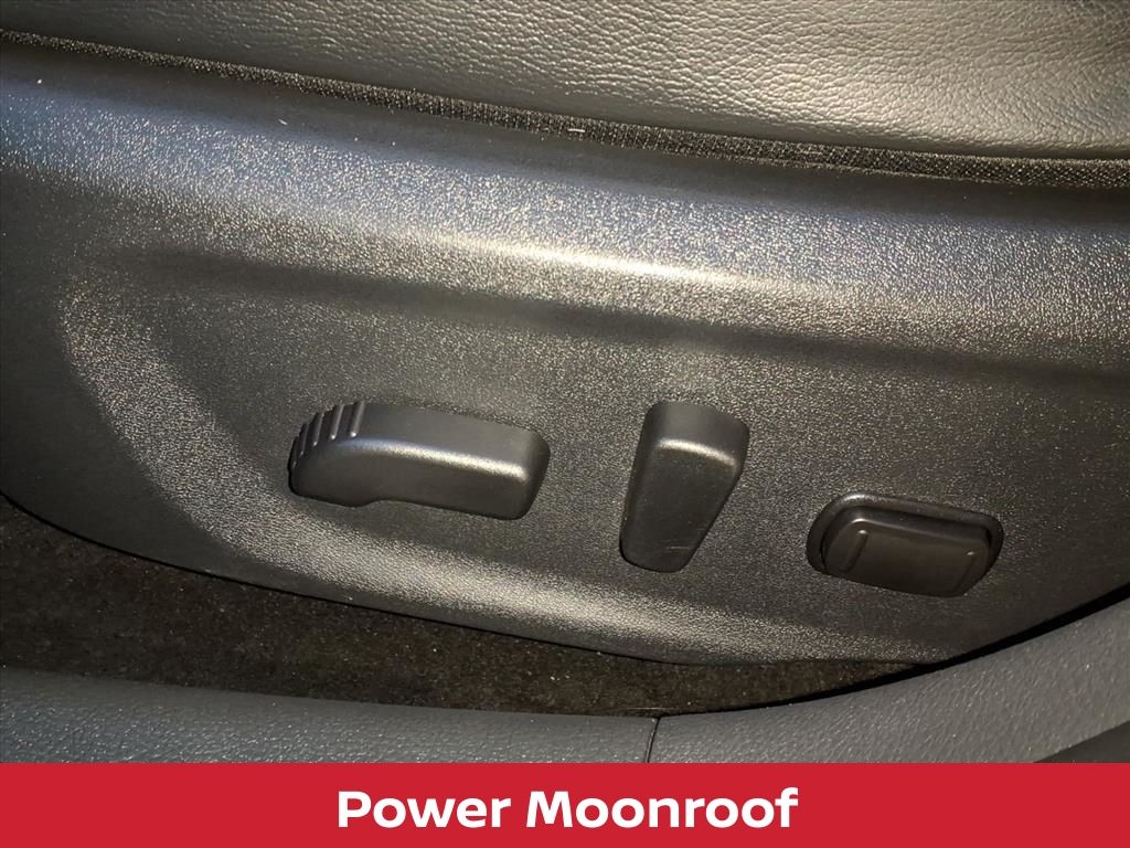 2023 Nissan Sentra SR Premium photo 3