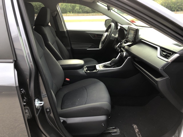 2020 Toyota RAV4 Hybrid LE photo 11