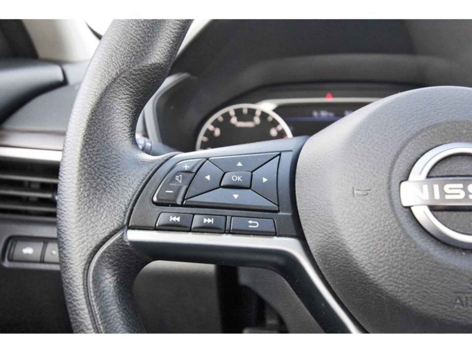 2024 Nissan Altima 2.5 SV Black at Robbins Nissan