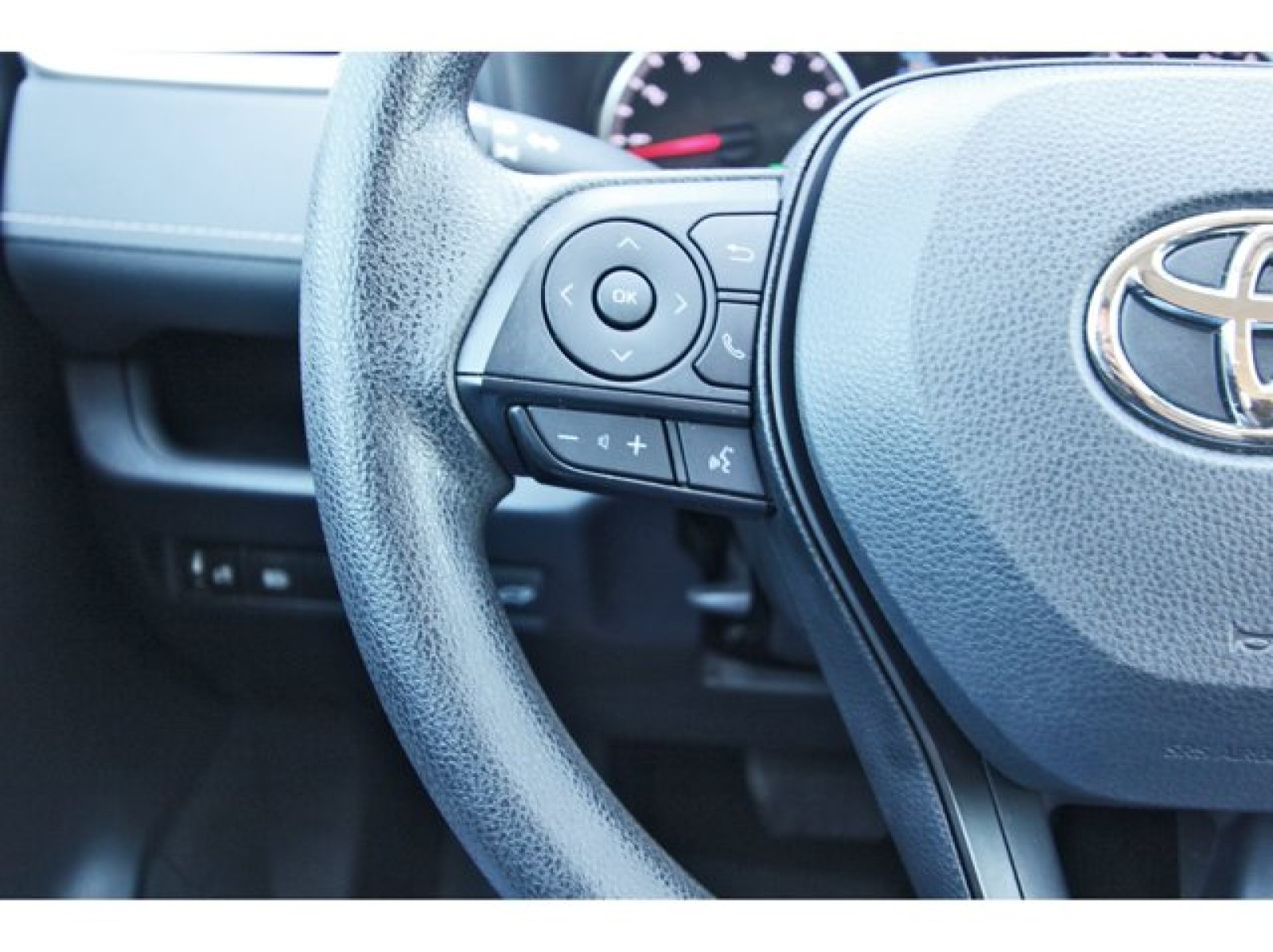 2022 Toyota RAV4 XLE Green at TX Auto Group