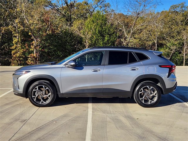 2024 Chevrolet Trax LT photo 4
