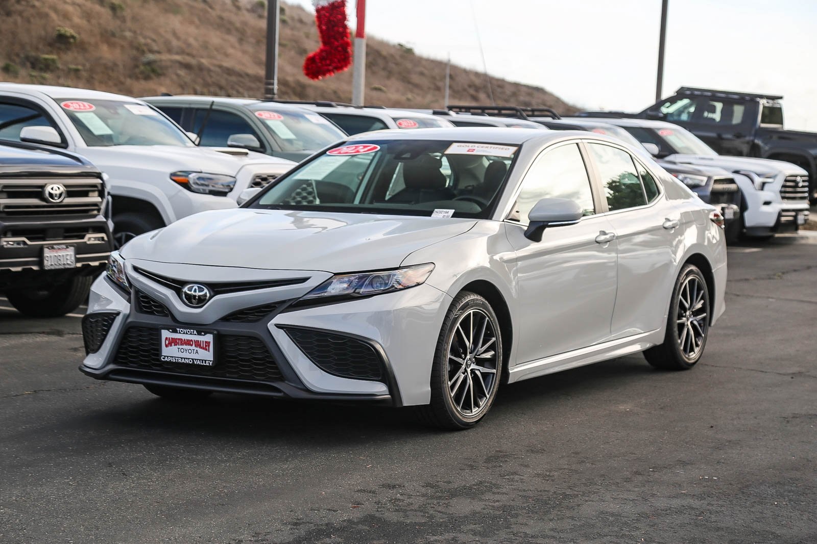 2024 Toyota Camry SE photo 3