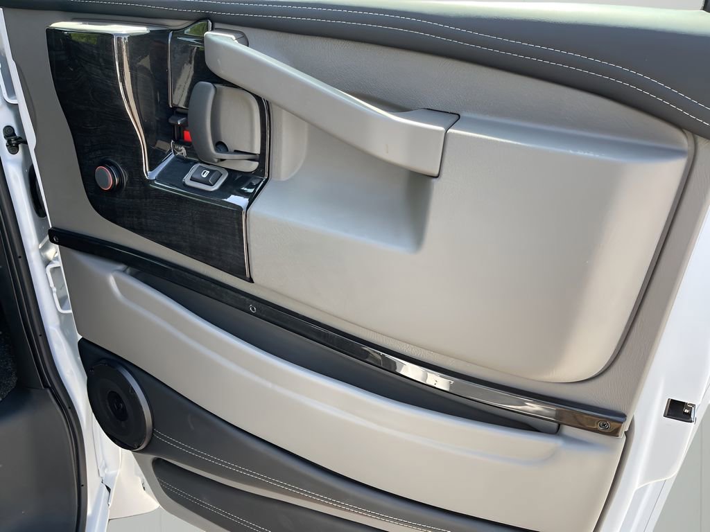 2025 Gmc Savana Cargo 2500 photo 7