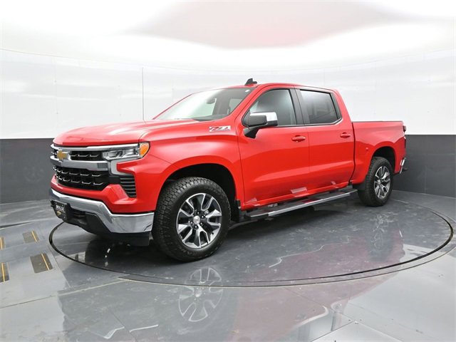 2025 Chevrolet Silverado 1500 LT photo 3
