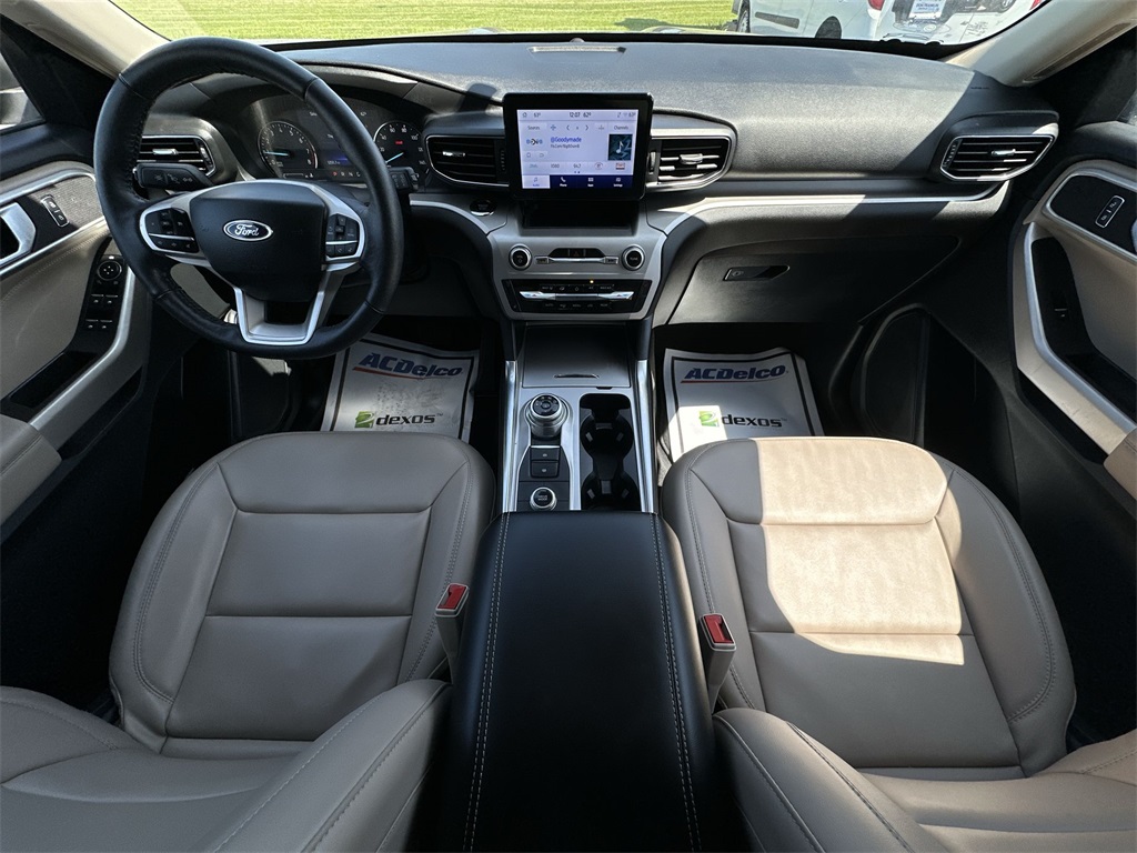 2023 Ford Explorer XLT photo 18