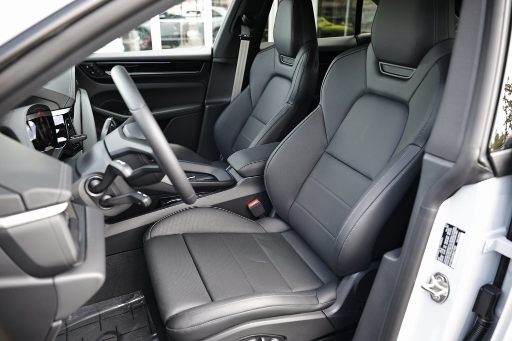 2025 Porsche Macan Electric photo 5
