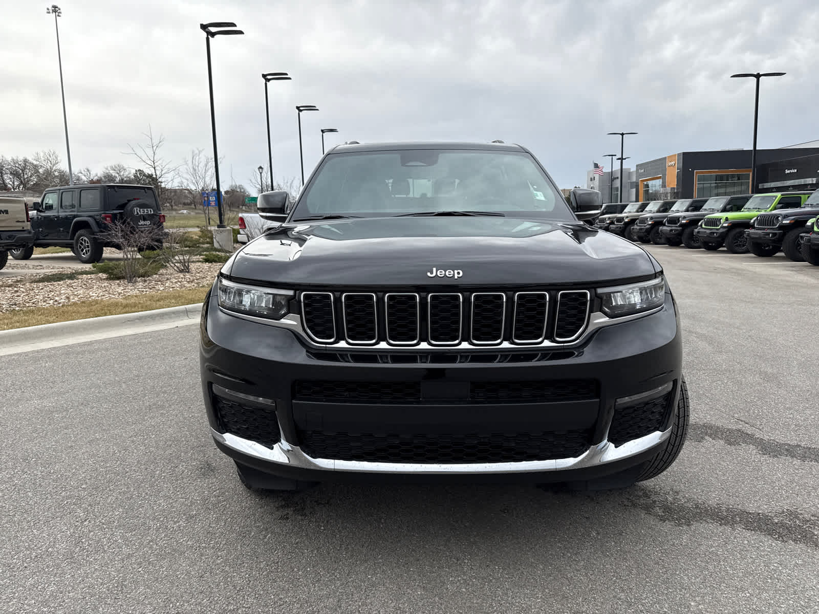 2025 Jeep Grand Cherokee Limited photo 4