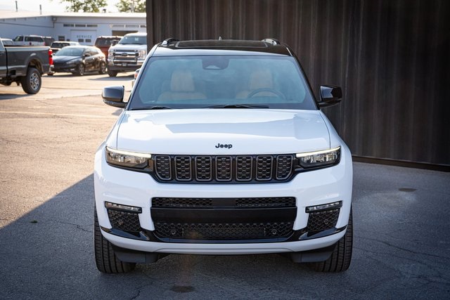 2025 Jeep Grand Cherokee L Summit Reserve photo 2