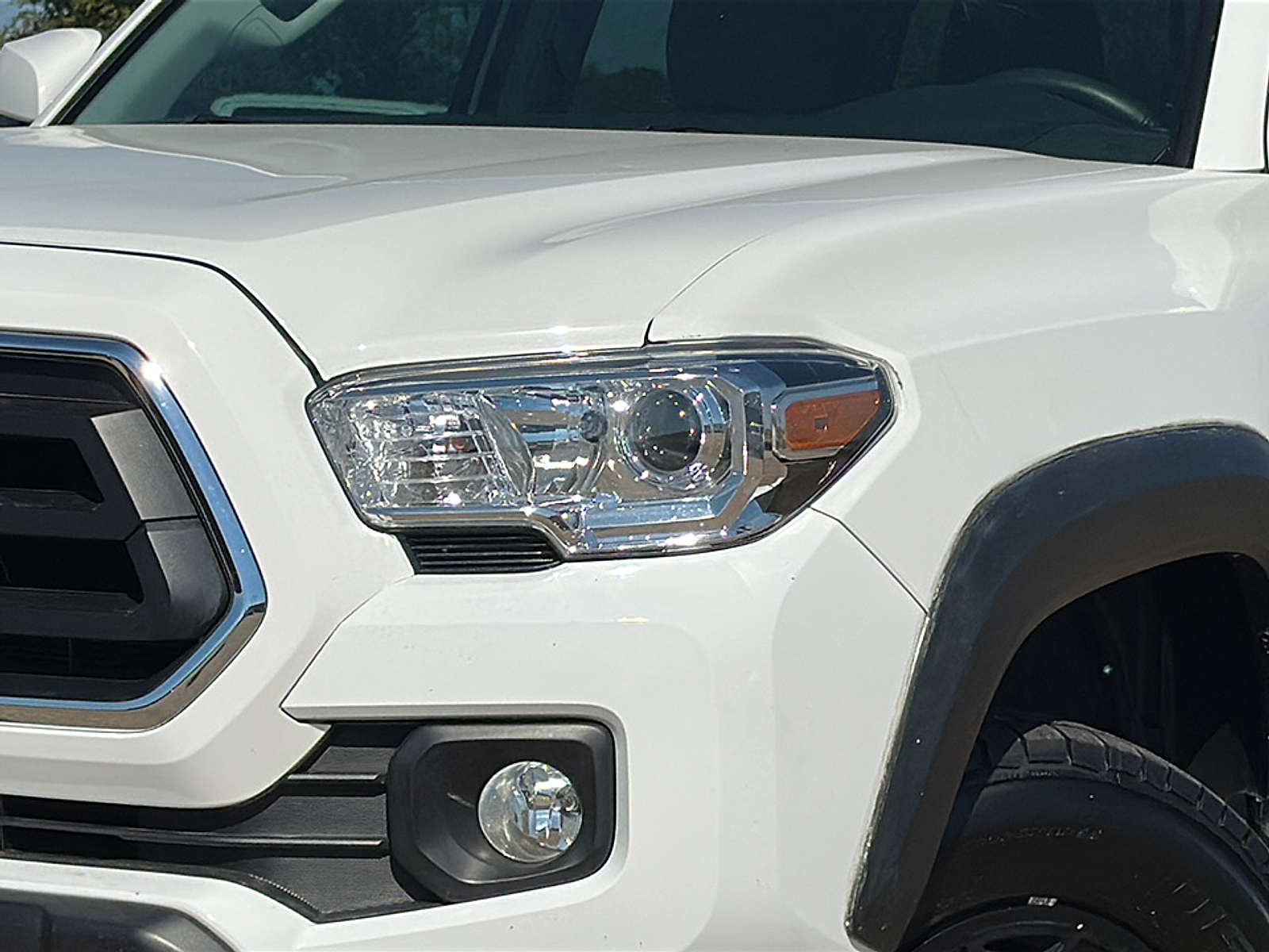 2022 Toyota Tacoma SR5 photo 2