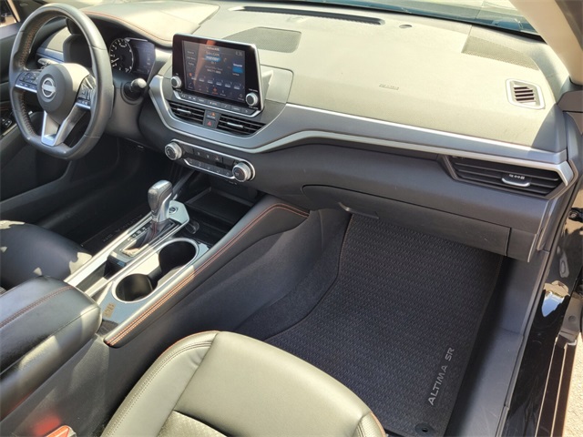 2023 Nissan Altima 2.5 SR photo 11