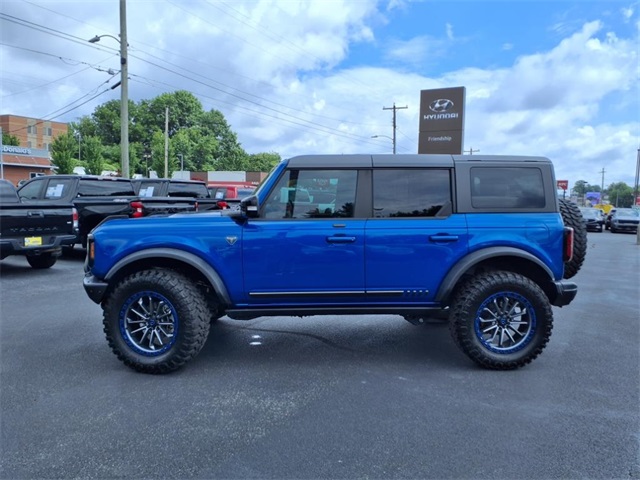 2021 Ford Bronco First Edition photo 2