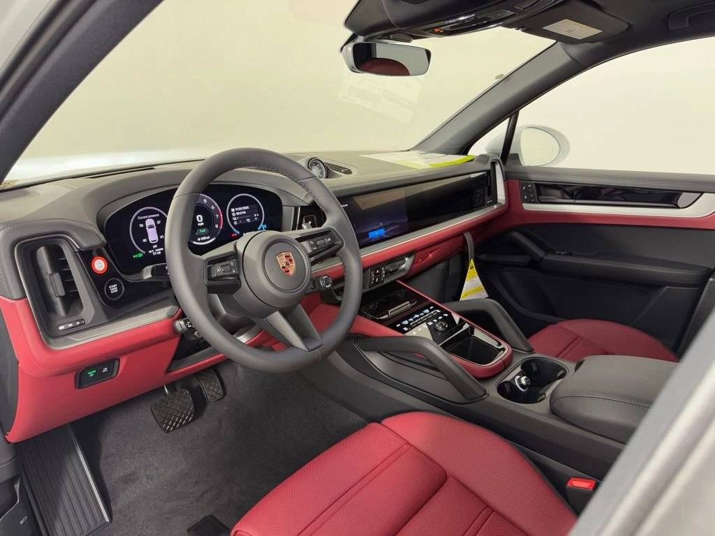 2026 Porsche Cayenne E-Hybrid photo 4