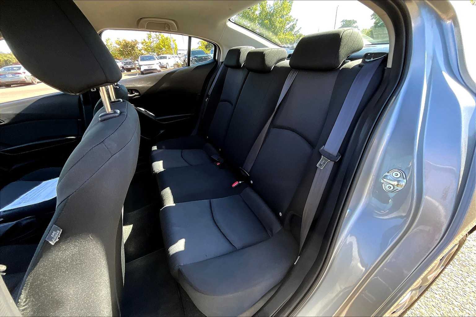 2016 Mazda Mazda3 i Sport photo 20