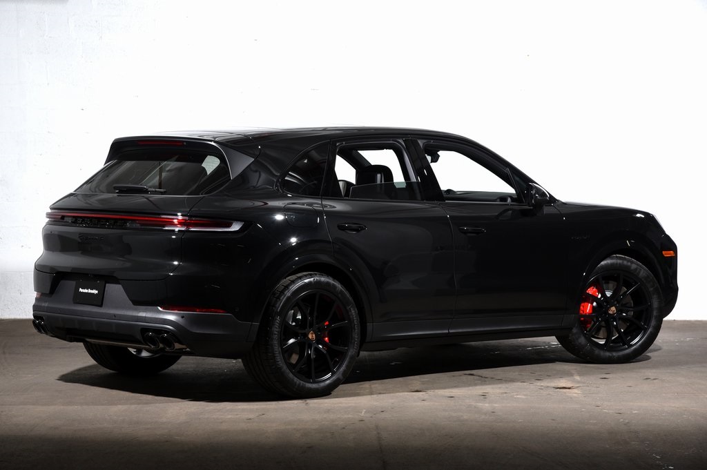 2026 Porsche Cayenne S E-Hybrid photo 6