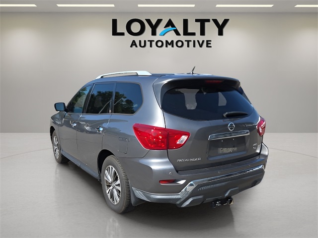 2018 Nissan Pathfinder SL photo 3