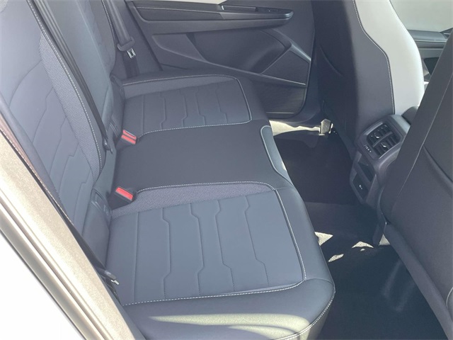 2025 Volkswagen Taos SE photo 14
