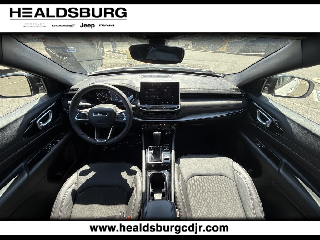 2024 Jeep Compass Trailhawk photo 13