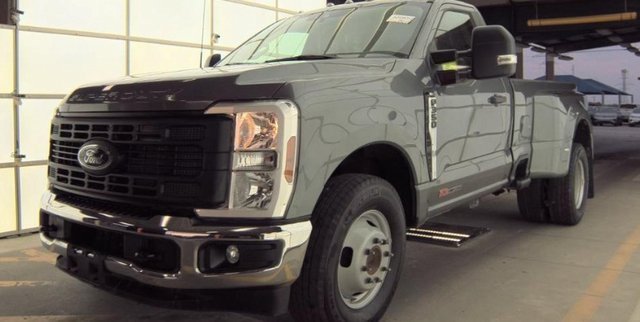 2024 Ford F-350 Super Duty XL's photo