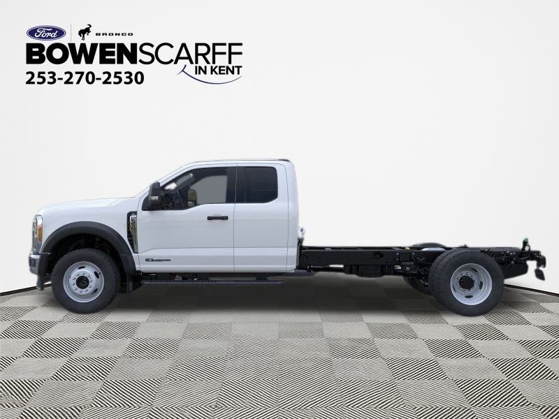 2025 Ford F-550 photo 3